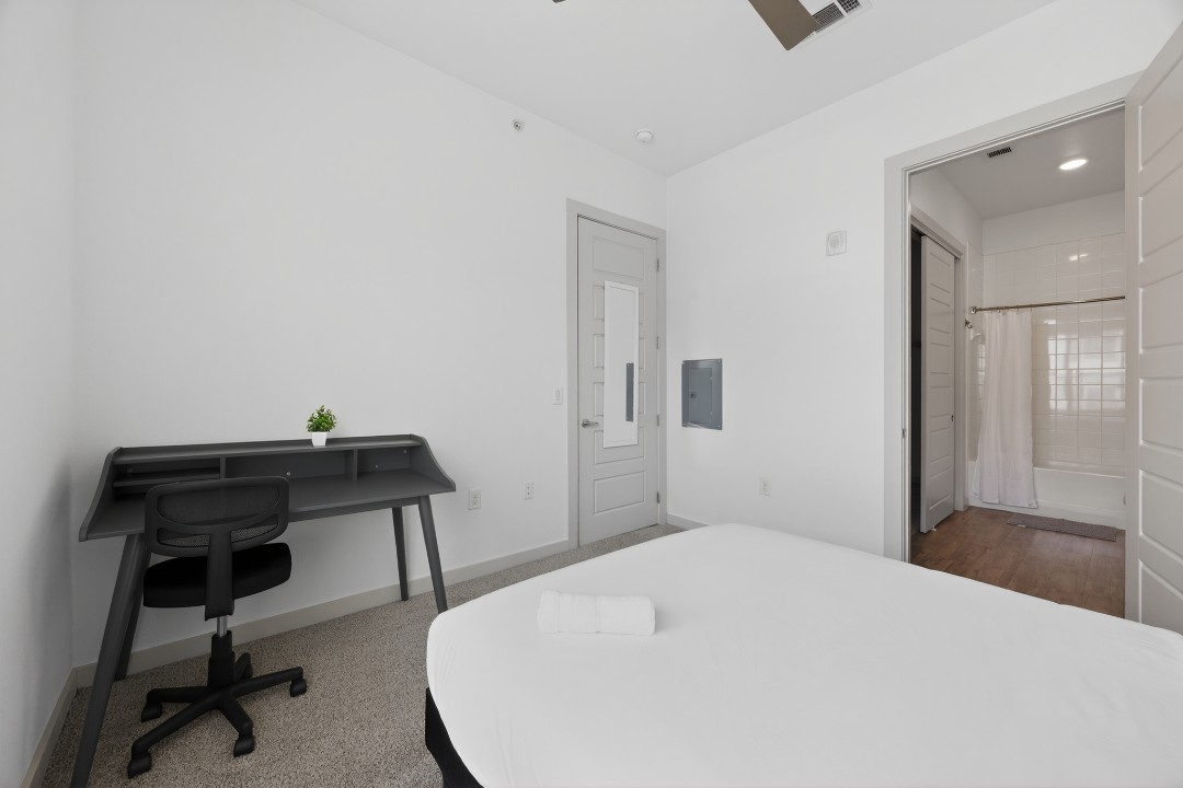 The Creekside at Vantage · Unit 6205 2/2