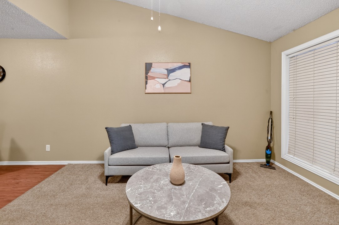 District West · Unit 510 2/1
