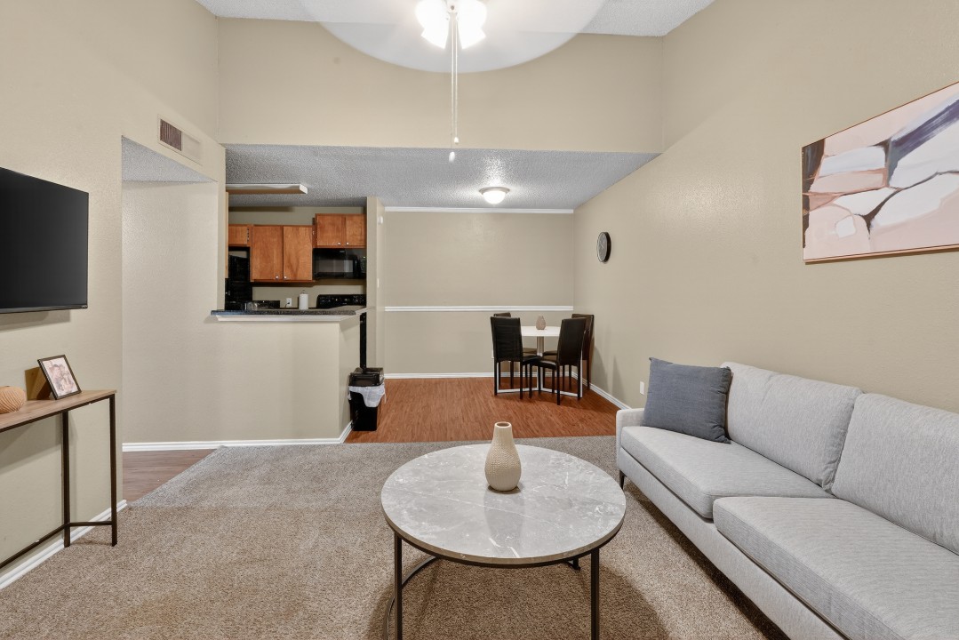 District West · Unit 510 2/1