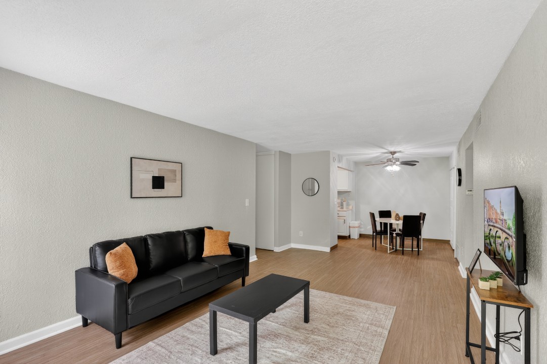 Hillcrest 8306B · Unit 2/1