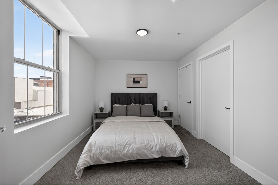 2 Bedrooms · Signature layout