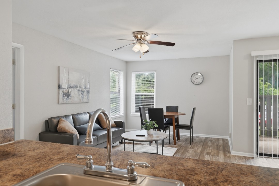 Creekstone · Unit 312 2/2