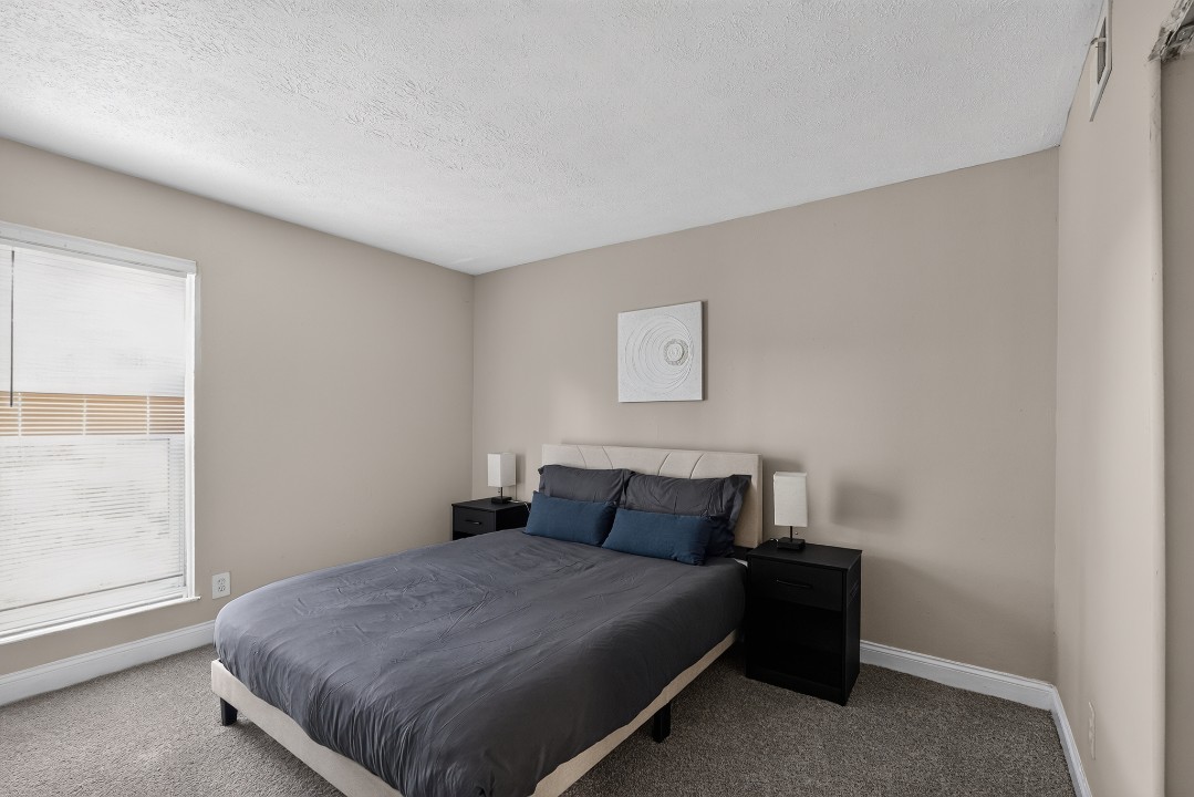 Aspen Woods R-08 · Unit 2/2