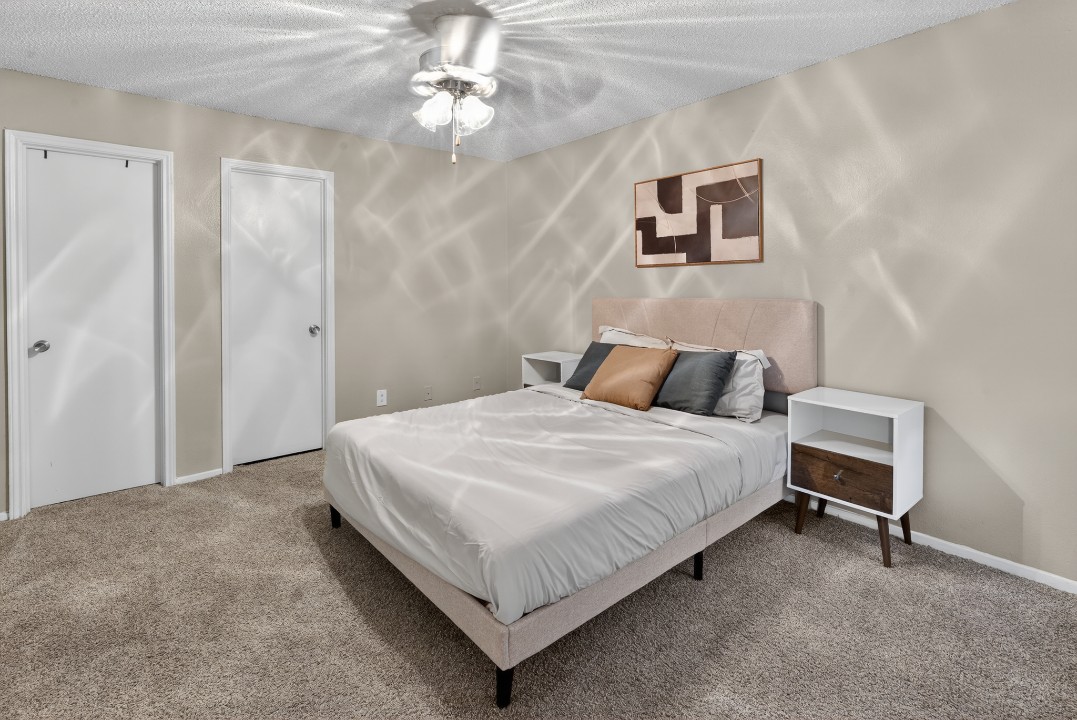 2 Bedrooms · Signature layout