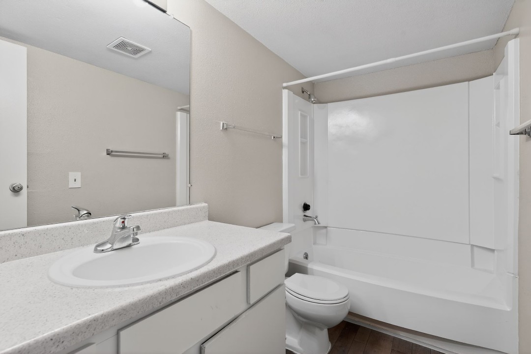 Creekstone · Unit 432 2/2