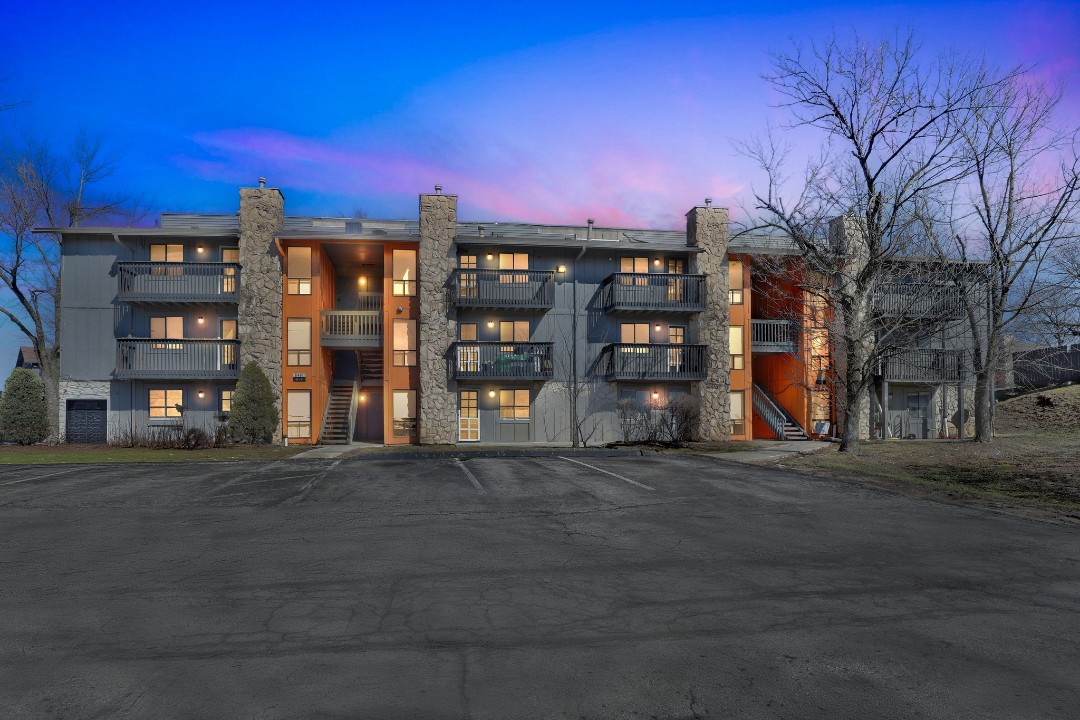 Hillcrest 5401E · Unit 2/1