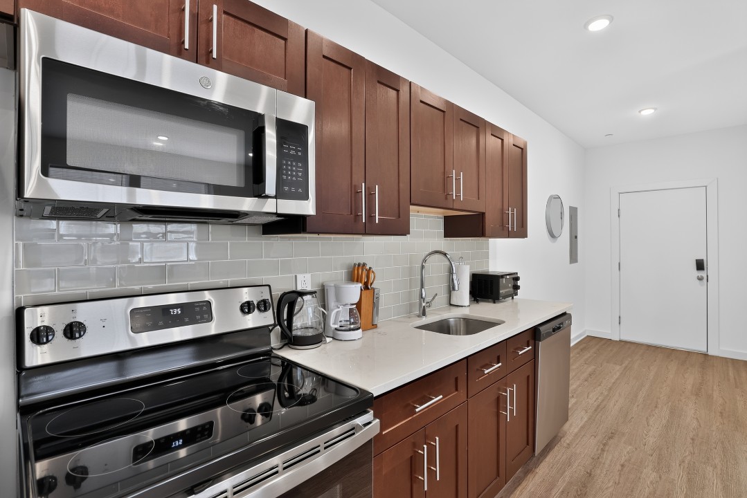 Fairmount Square 1528- 2B · Unit 1/1