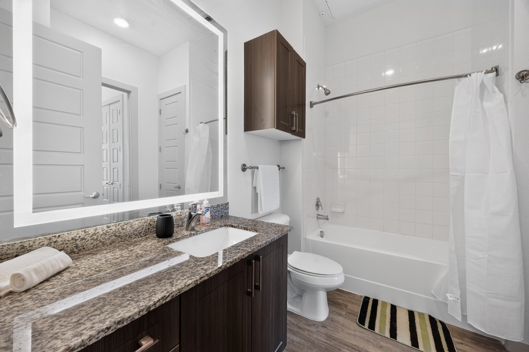 The Creekside at Vantage · Unit 5303 2/2