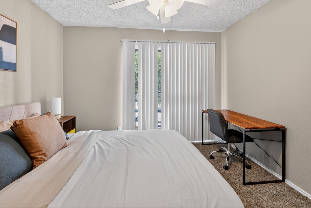 District West · Unit 712 2/2