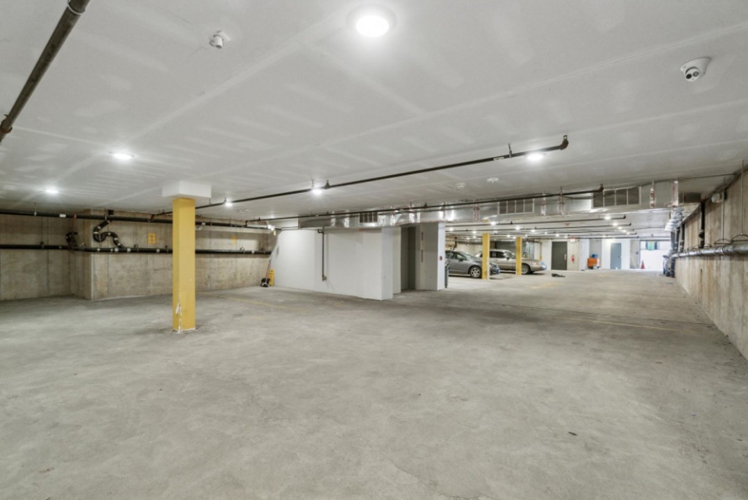 Fairmount Square 1532 - 1E · Unit 1/1