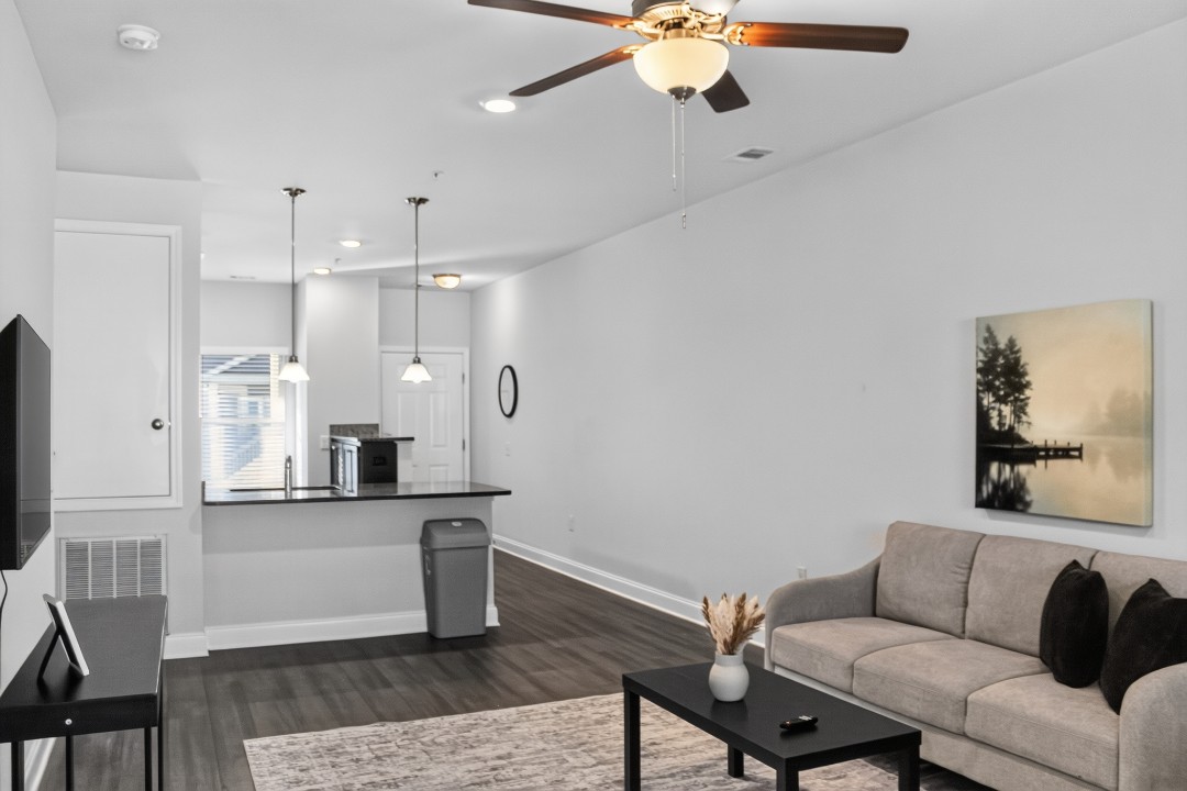 Hickory Grove · Unit 1308 2/2