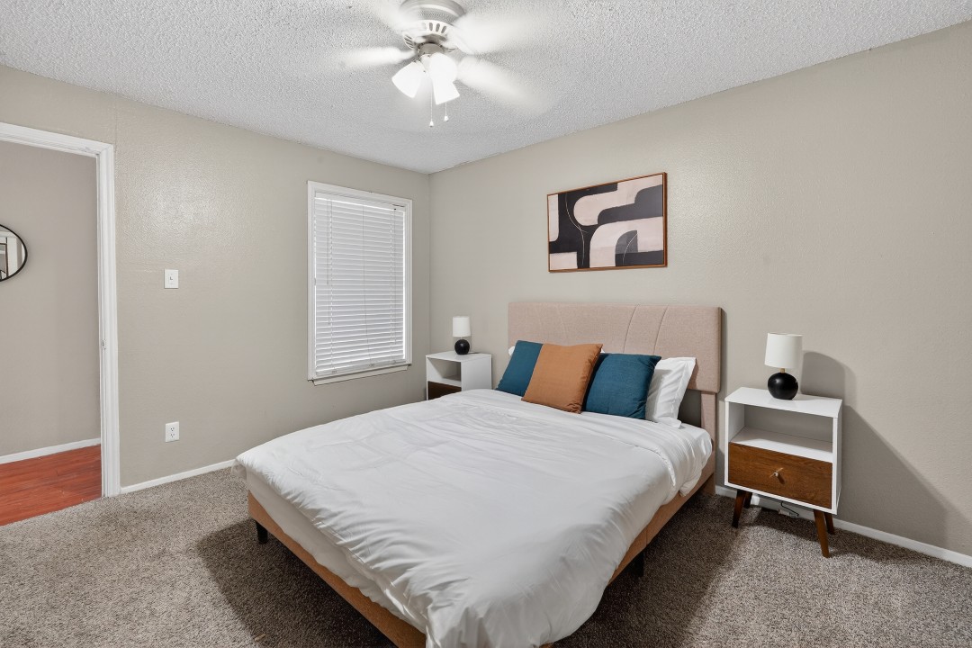 District West · Unit 14 2/2