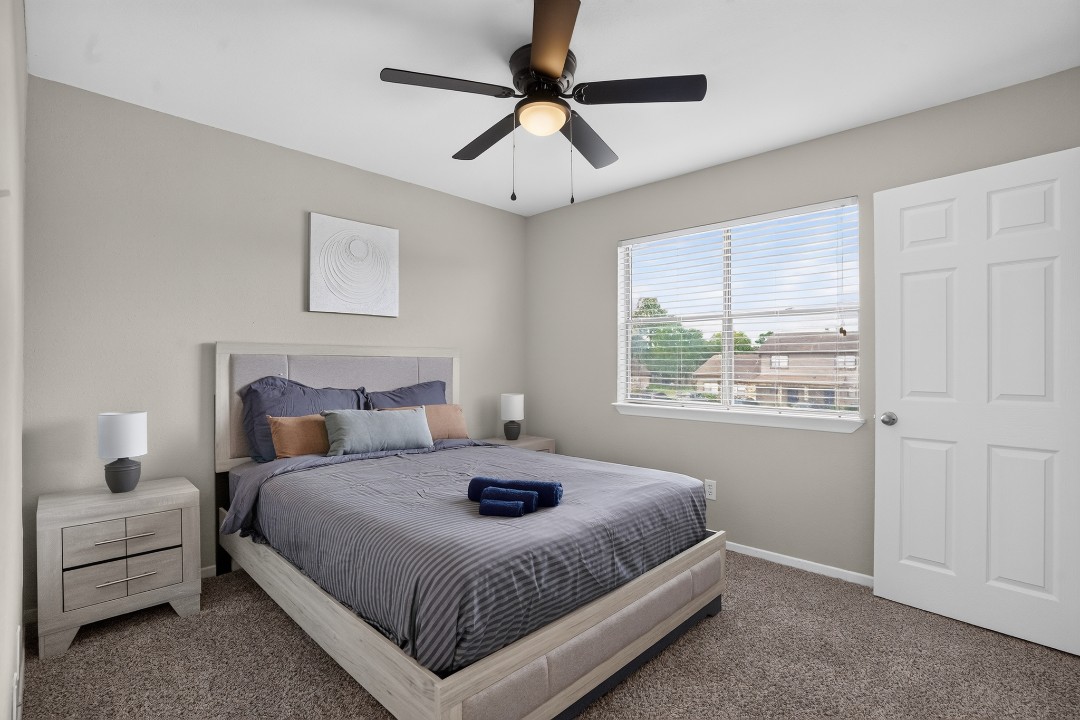 2 Bedrooms · Signature layout