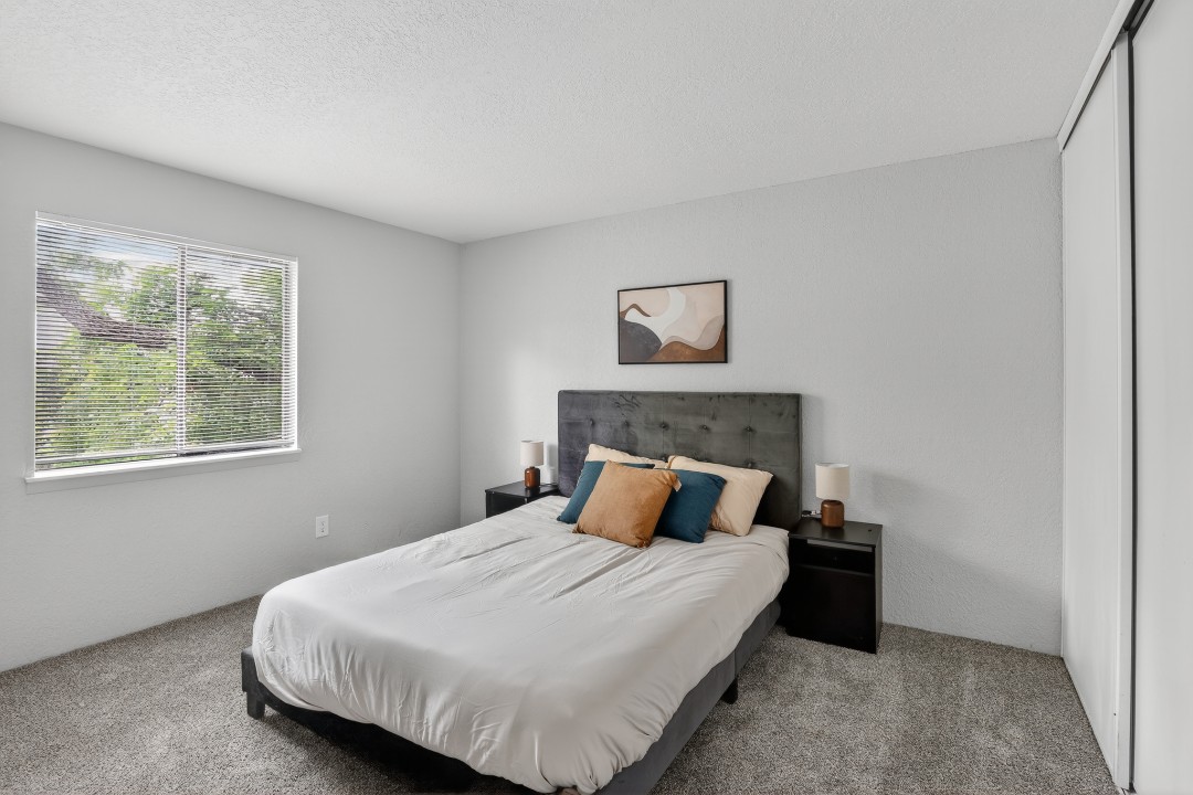 Hillcrest 8318E · Unit 2/1