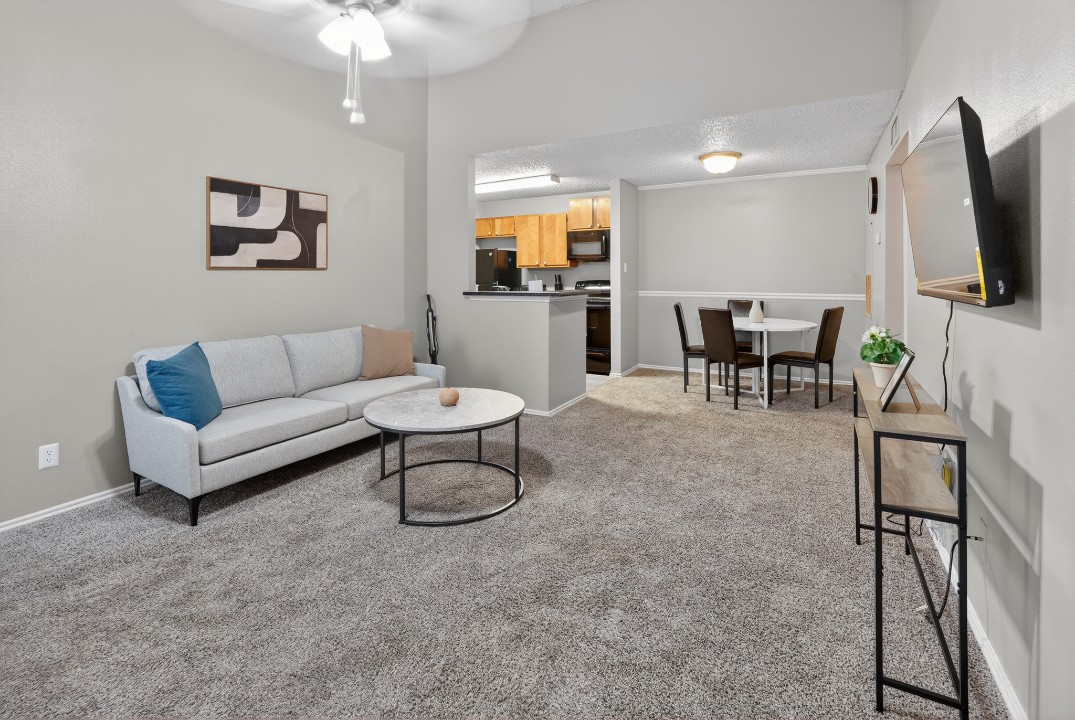 District West · Unit 712 2/2