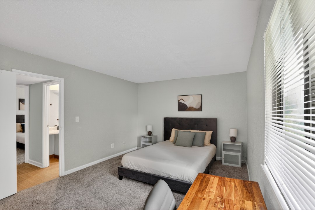 Hillcrest 8306D · Unit 2/1